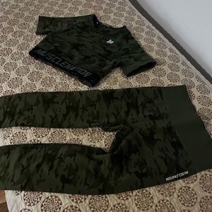 Muscle Nation Camo Small compression leggings and crop top.
